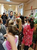 Csal&aacute;di t&uacute;ra az őszi erdőben